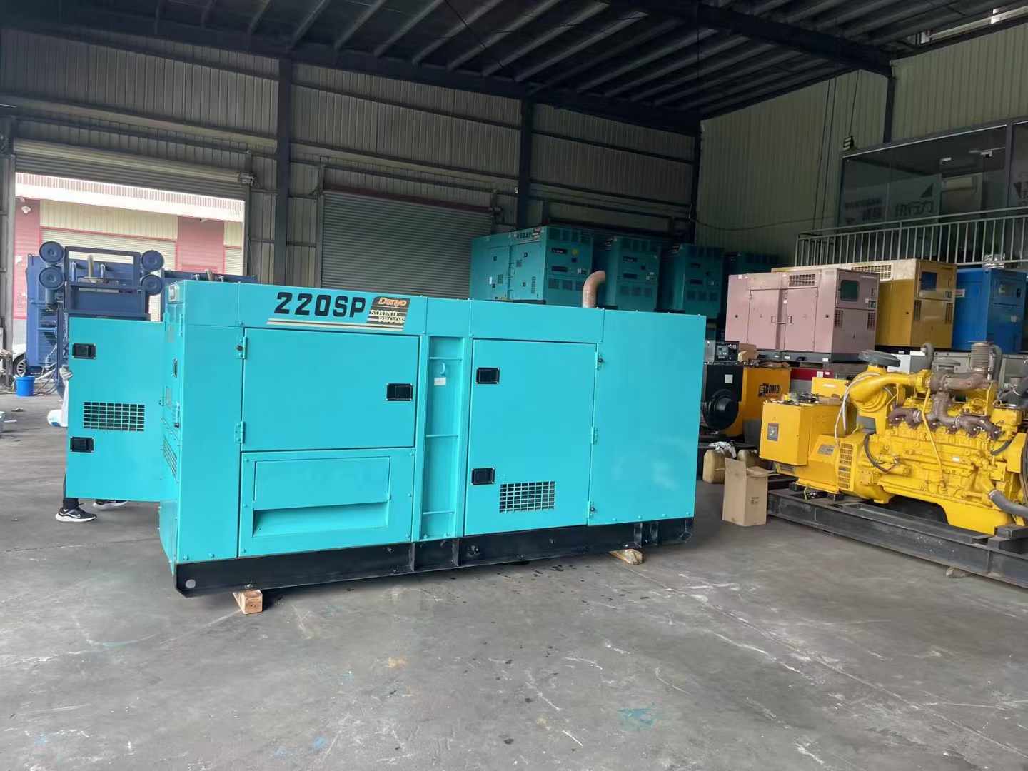 长岭800kW 柴油发电机的输出电流波动范围是多少？