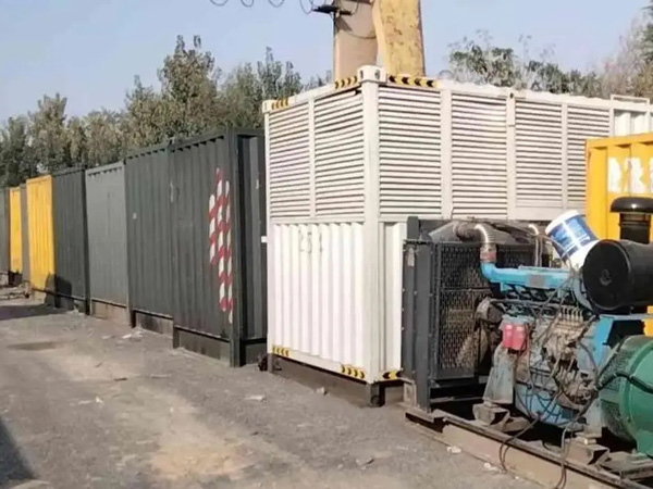 长岭200KW柴油发电机机组每小时油耗是多少？